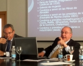 El Prof. Dr. Carlos García Valdés durante su ponencia, moderado por el Prof. Dr. Esteban Mestre