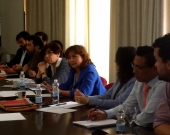 La Prof. Dra. Olaizola Nogales interviene en el debate tras la ponencia del Prof. Dr. Paredes Castañón.