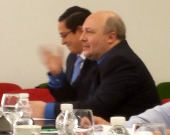 El Prof. Dr. Paredes Castañón interviene en el debate tras la ponencia de la Prof. Suárez López.