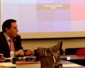 D. David Ruiz Rosillo interviene en el debate tras la ponencia del Prof. Dr. Cortés Bechiarelli.