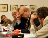 El Prof. Dr. Dr. h.c. mult. Luzón Peña interviene en el debate tras la ponencia del Prof. Dr. Manes.
