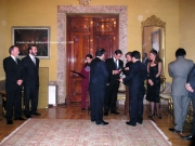 135. Embajada de Colombia en Madrid, 12-1- 2004. Entrega de las Cruces de Caballero de la Orden del Congreso de Colombia. El Vicepresidente del Senado entrega la Cruz al Prof. D.-M. Luzón Peña.