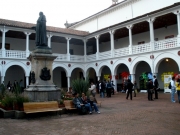 148. Bogotá, 29-9-2010, Universidad del Rosario. Seminario Problemas actuales del D. Penal. Claustro, al fondo Prof. Luzón.