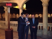 6. Celebración del doctorado en el Hostal de San Marcos, León. Entrega de la medalla de Doctor al Prof. Dr. Lombana por sus maestros y co-directores Profs. Dres. Luzón Peña y Díaz y García Conlledo.