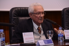 El Prof. Dr. Dr. h.c. mult. Vives Antón durante la laudatio
