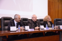 Los directores de las jornadas, los Profs. Dres. Silva Sánchez (izq.), Queralt Jiménez (centro) y Corcoy Bidasolo* (dcha.) presentan el Libro Homenaje al Prof. Dr. Dr. h.c. mult. Mir Puig.