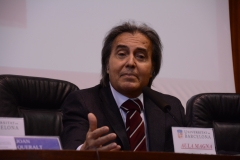 El Prof. Dr. Dr. h.c. mult. Mir Puig pronuncia su discurso de agradecimiento