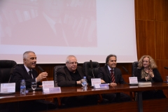 El Prof. Dr. Dr. h.c. mult. Mir Puig pronuncia su discurso de agradecimiento
