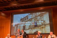 2022-9-16-UA-Homenaje-LHs-DL-80-MigDiaz-entrega-Libt-HomenDL