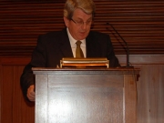 89. Univ. de Vigo, Facultad de CC. Jurídicas, 13 mayo 2009. Entrega de títulos a las promociones 2006-09 de Graduado Univ. en Ciencias Policiales y en Detective privado. Discurso de clausura del Prof. Javier de Vicente Remesal, director de los estudios.