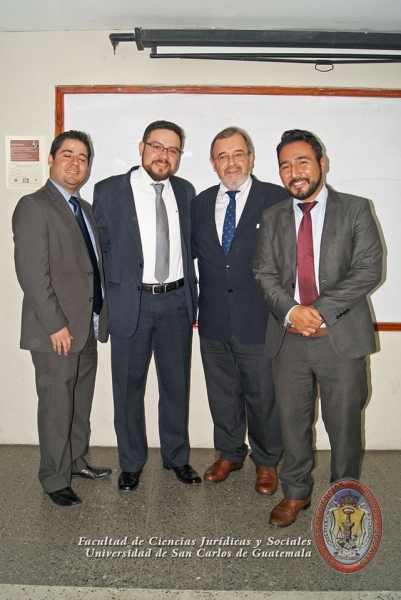 21/07/2016. El Prof. Dr. Dr. h.c. mult. Luzón Peña tras su conferencia en la Univ. San Carlos de Guatemala