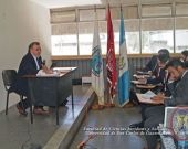 El Prof. Dr. Dr. h.c. mult. Luzón Peña durante su conferencia en la Univ. San Carlos de Guatemala