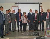 El Prof. Dr. Dr. h.c. mult. Luzón Peña tras su conferencia en la Univ. San Carlos de Guatemala, acompañado de las autoridades