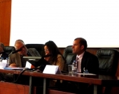 El Prof. Dr. Greco durante su ponencia. A la izq., los Profs. Dres. Muñoz Conde y Trapero Barreales
