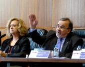 El Prof. Dr. Dr. h.c. mult. Luzón Peña durante su ponencia.