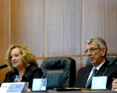 Los Profs. Dres. Corcoy Bidasolo y de Vicente Remesal durante la apertura del I Congreso