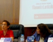 La Prof. Dra. Bolea Bardon durante su ponencia. A su dcha., la Prof. Dra. Roso Cañadillas.