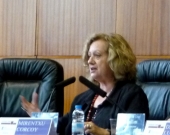 La Prof. Dra. Corcoy Bidasolo durante su ponencia.
