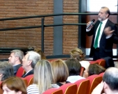 El Prof. Dr. Díaz y García Conlledo interviene en el debate de la 3ª mesa del I Congreso.