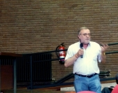 El Prof. Dr. Dr. h.c. mult. Gracia Martín interviene en el debate de la 3ª mesa del I Congreso.