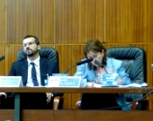 La Prof. Dra. Olaizola Nogales durante su ponencia. A su izq., el Prof. Dr. Chiesa.