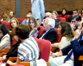 El Prof. Dr. Cervini interviene en el debate de la 5ª mesa.