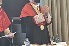 22-7-1-55-MigDiazProf.HonorarUnivVigo-GraduacEstudiants-2