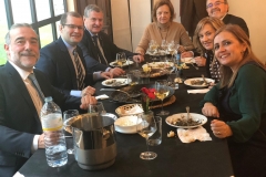 18-12-17 León comida antes Jornada 4. Aysha