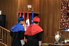 18-12-18 investid DL UniLeón 32a DL-maestrCerem saludan presid antes lectio