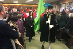 18-12-18 investid DL UniLeon 65 cortejo y los Dres. salen de sala