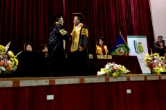 11-10-2016. Entrega del Título de Dr. h.c. al Prof. Dr. Dr. h.c. Luzón Peña por el Excmo. Sr. Rector