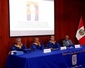 De izq. a dcha., el Decano de la Facultad de Derecho, el Vicerrector de la Univ. Inca Garcilaso de la Vega de Lima (Rector en funciones), el Prof. Díaz y García Conlledo y el Ex Rector Magnífico de la Univ. Nacional de San Marcos