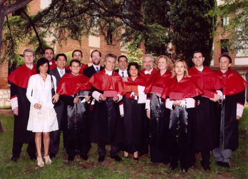 17. Claustro del rectorado de la Univ. Alcalá: El Prof. Schünemann con la escuela del Prof. Mir.
