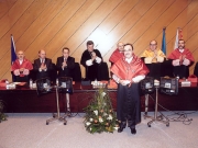 70. Investidura del Prof. Luzón como Prof. Honorario de la Facultad de Derecho de Orense, Univ. Vigo, 20 enero 2006. Saludo del galardonado Prof. Luzón.