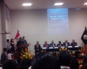 2016-10-10 Univ S. Agustin Arequipa 1 lectura resol nombram Dr.h.c. a D Luzon (2)