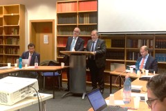 2024-11-8-HumbUniBerl-81-Symp80GbtSchun-debate-ponDLuzon-MDiazGConll