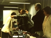127. Univ. Pública de Navarra, Dpto. Derecho, 26 junio de 1997. Tesis doctoral de Inés Olaizola Nogales (dirigida por los Profs. M. Díaz y García Conlledo y Adela Asúa). El Presidente del Tribunal impone la medalla de Doctor a la Dra. Olaizola.