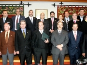59. Algunos Patronos de la FICP durante el XXV aniversario de la 1ª promoción completa de la Facultad de Derecho, Univ. de León, 6 nov. 2009: entre los presentes: Profs. de Vicente Remesal, primer doctor en Derecho y ex Vicedecano Fac. Derecho; Luzón Peña, director del primer doctor en Derecho y ex Vicerrector de la Univ.; Díaz y García Conlledo, Decano Fac. Derecho.