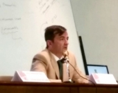El Prof. Demetrio Crespo durante su ponencia.