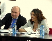 El Prof. Dr. Paredes Castañón durante su ponencia, actuando de moderadora la Prof. Dra. Roso Cañadillas