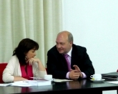 Los Profs. Dres. Olaizola Nogales (izq.) y Paredes Castañón (dcha.).
