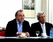 De izq. a dcha., los Profs. Dres. Luzón Peña y de Vicente Remesal.