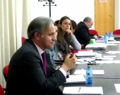 El Dr. Pavía Cardell discute sobre la ponencia del Dr. de la Fuente Honrubia.