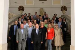 24oSeminInteruniv-Alc-160-22-9-23-clausura-asistentes-EscaleraImperial-FacDer