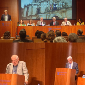 Arriba: D. Saz Pérez, Rector de la UAH - Debajo Izq.: Prof. Dr. Muñoz Conde - Der.: Prof. Dr. Boix